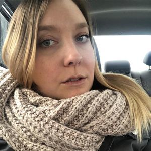 Meet your Posher, Roxan